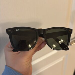 Ray-Ban Wayfarer Black Sunglasses